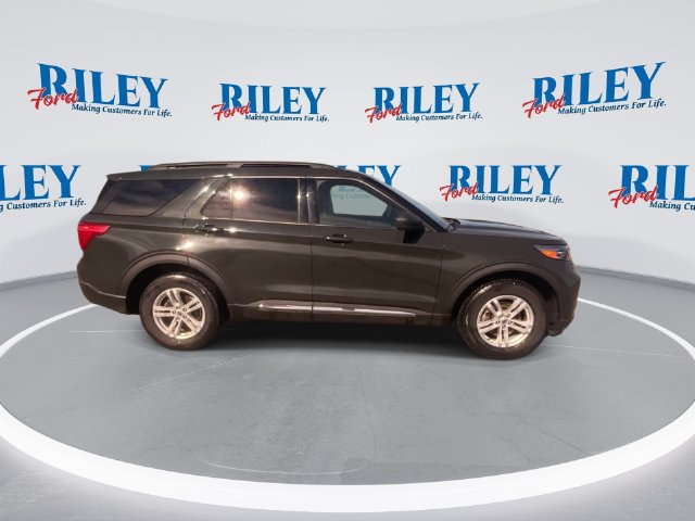 Certified 2023 Ford Explorer XLT w/ Equipment Group 202A AWD/4WD image 3