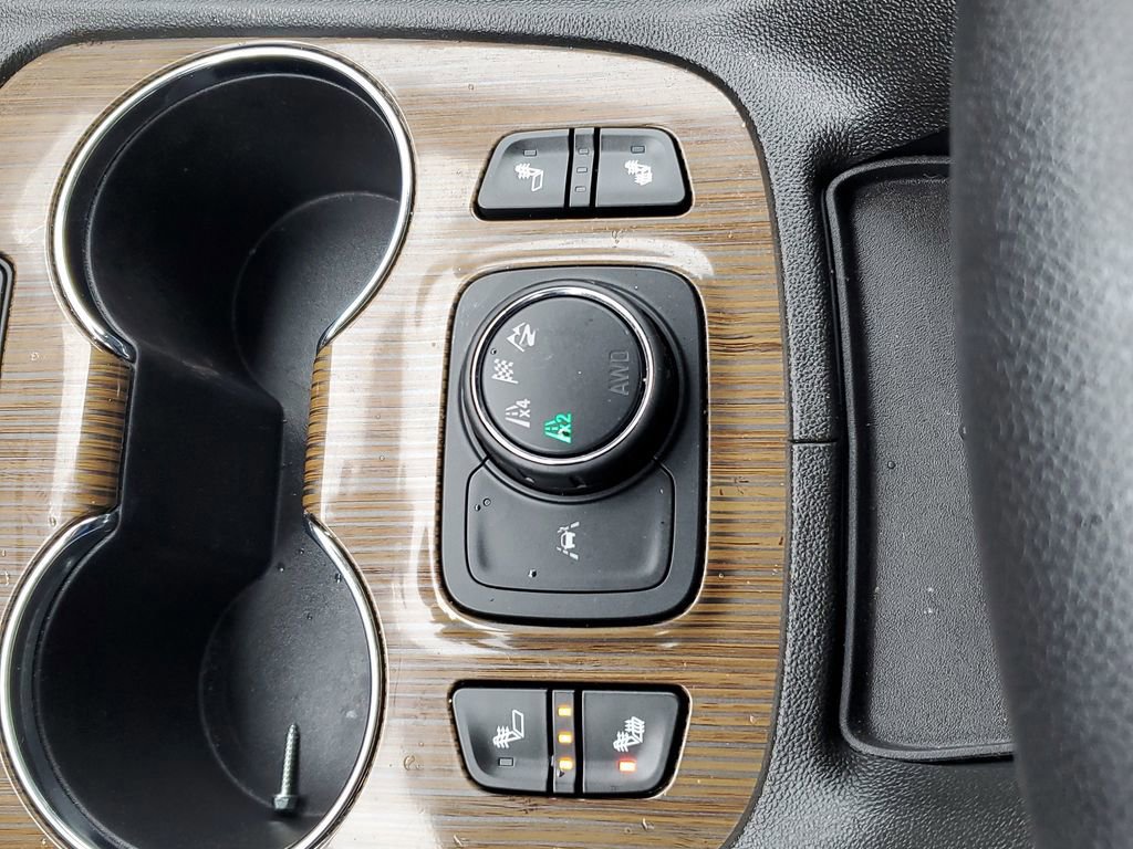 Used 2023 GMC Acadia SLE w/ Driver Convenience Package image 27