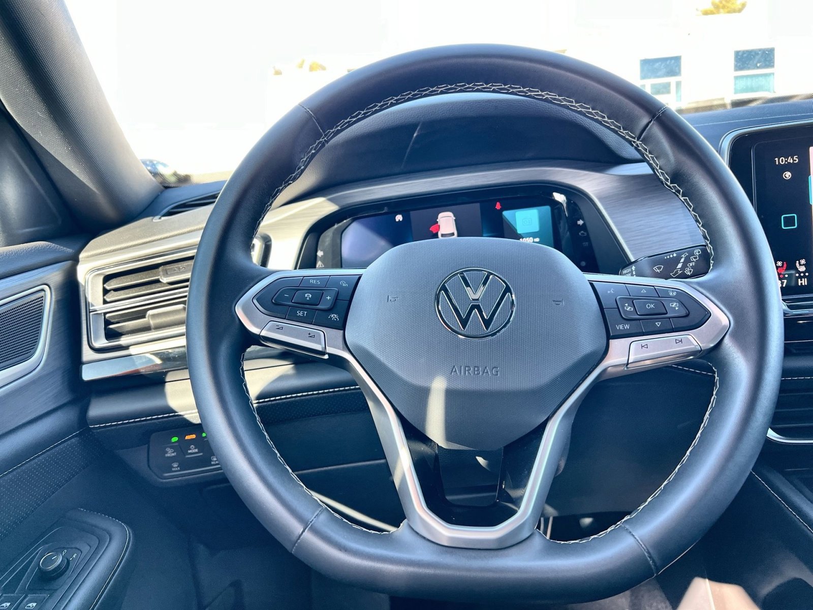 Used 2024 Volkswagen Atlas Cross Sport SE image 16