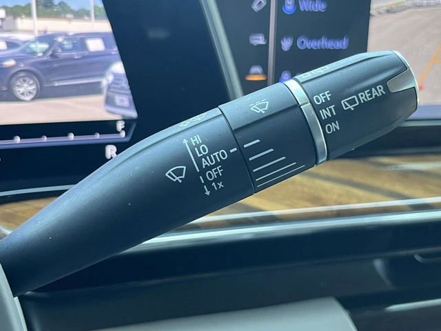 Used 2024 Cadillac Escalade ESV Premium Luxury Platinum image 28