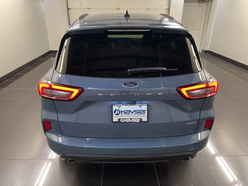 Certified 2023 Ford Escape ST-Line Select w/ Tech Pack #2 AWD/4WD image 5