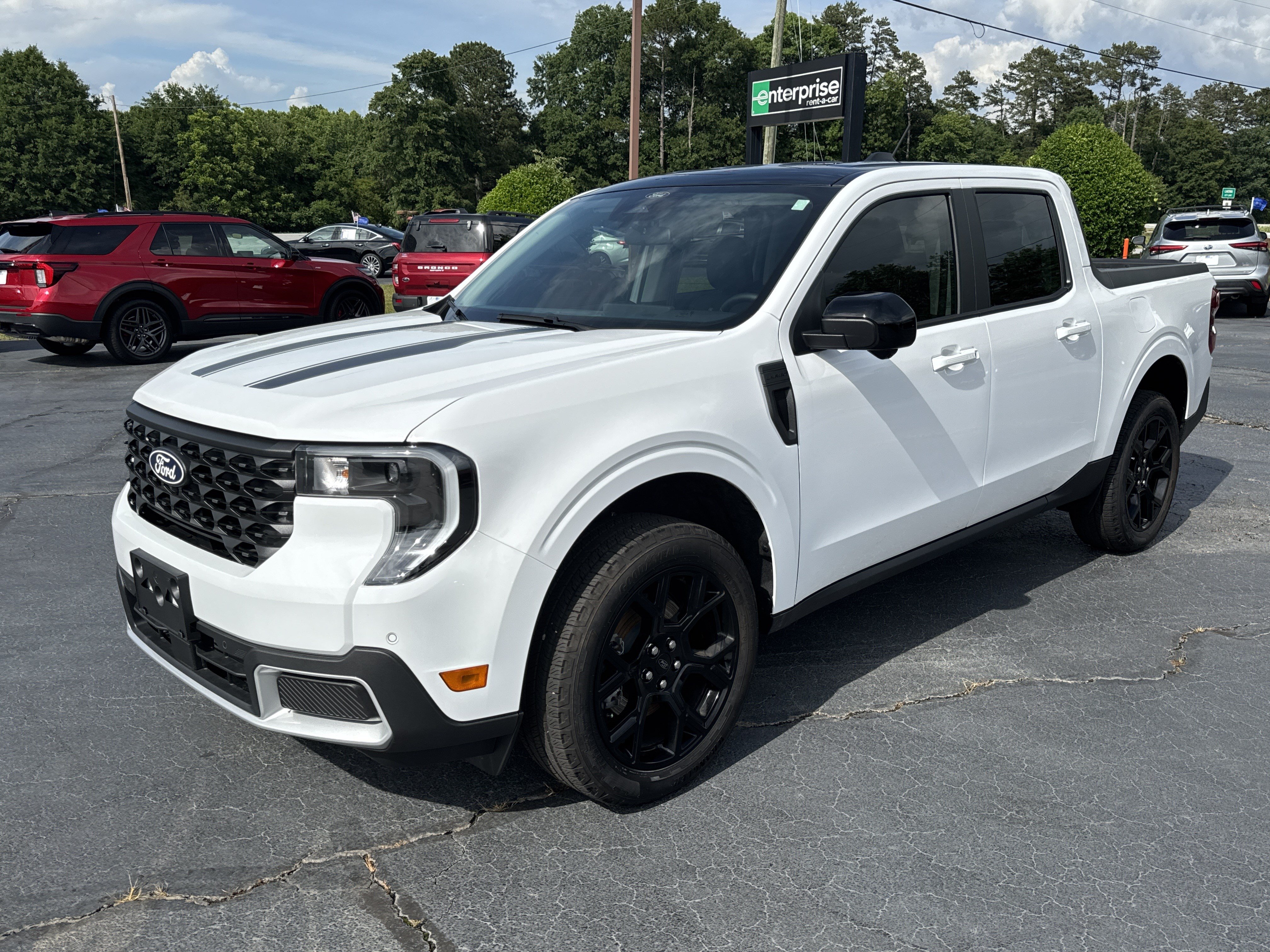 Certified 2026 Ford Maverick Lariat w/ Black Appearance Package AWD/4WD image 2