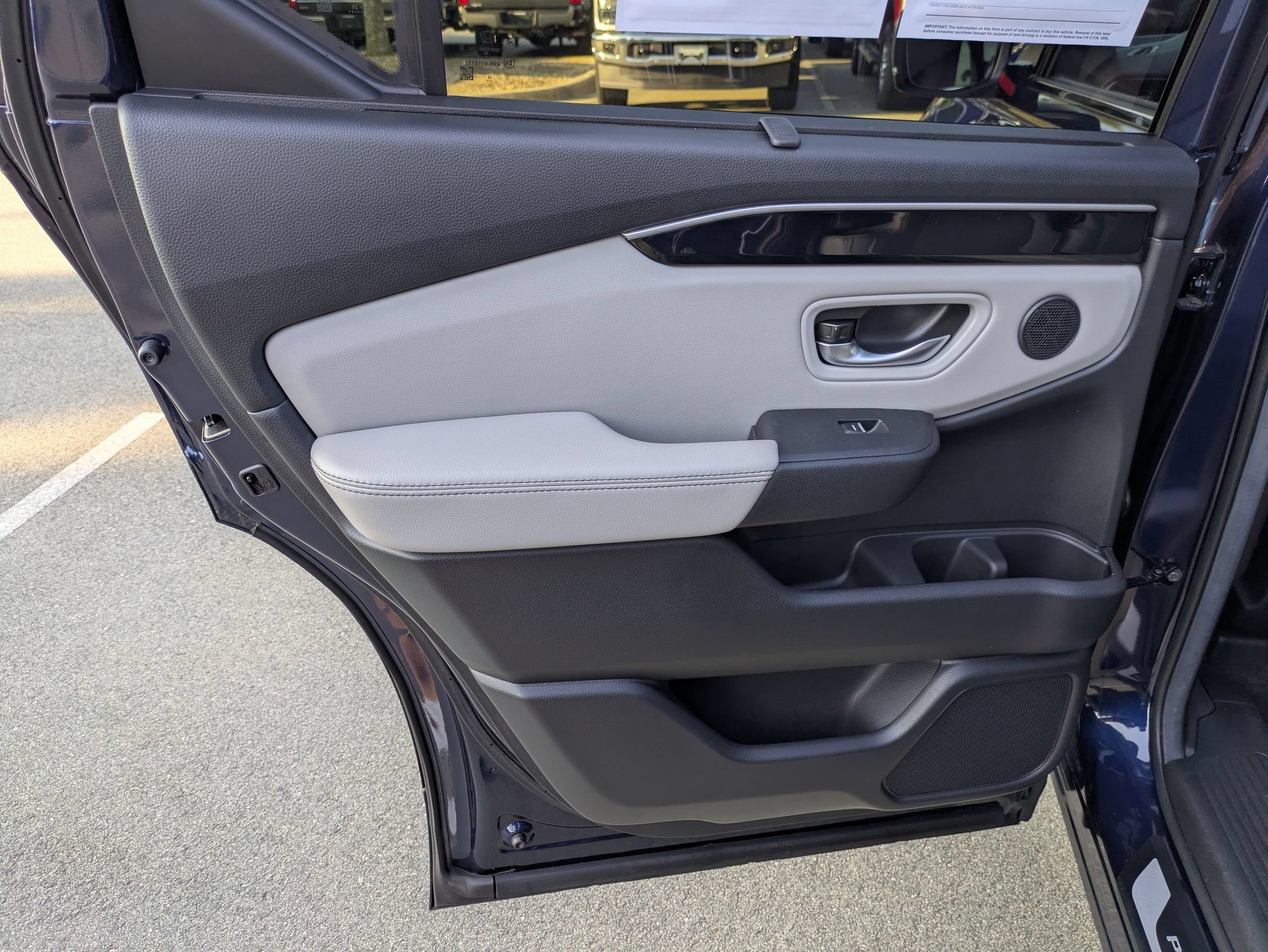Used 2025 Honda Pilot Touring image 31