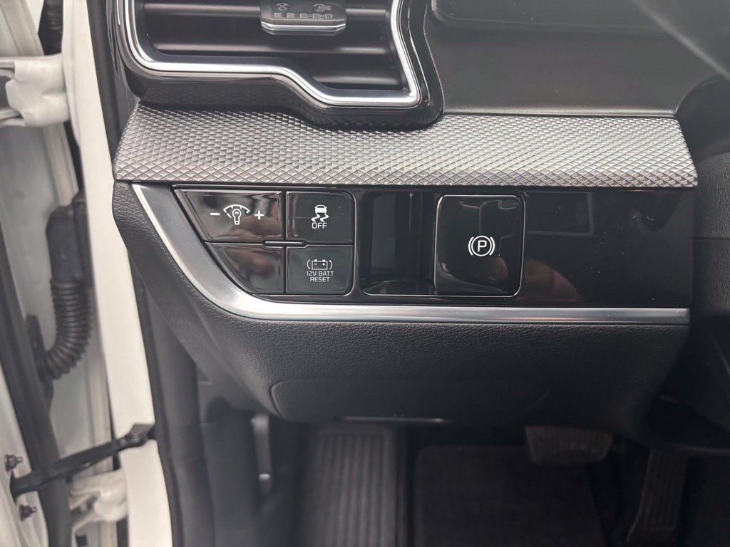 Used 2023 Kia Sportage LX AWD/4WD image 30