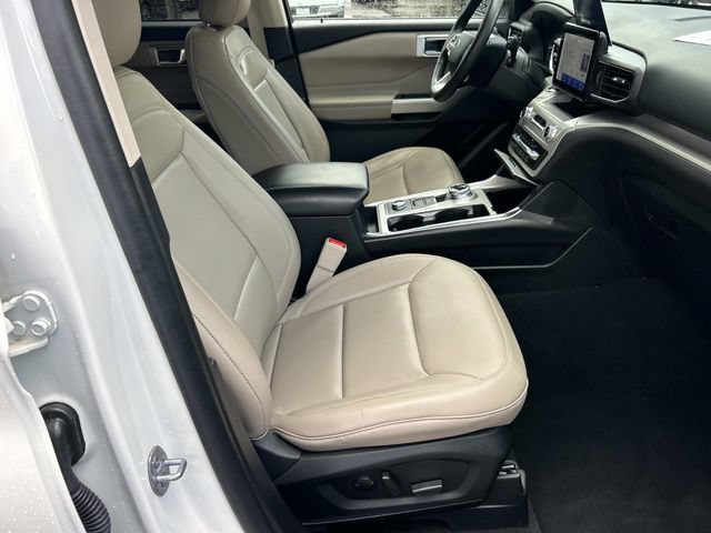 Certified 2023 Ford Explorer XLT w/ Equipment Group 202A AWD/4WD image 31