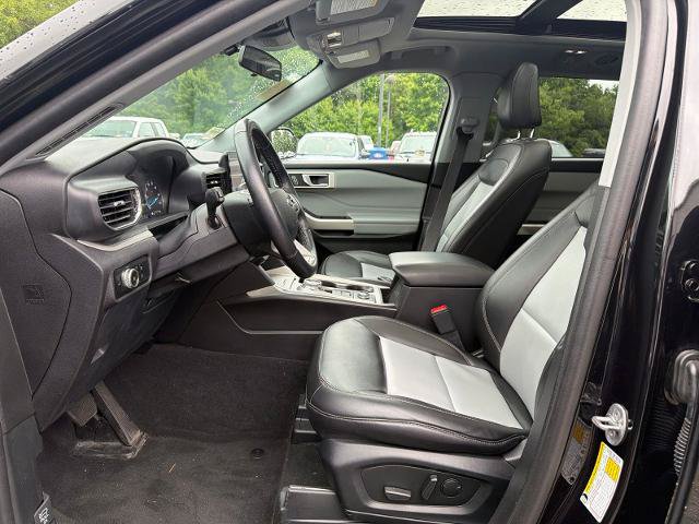 Certified 2023 Ford Explorer XLT w/ Equipment Group 202A AWD/4WD image 9