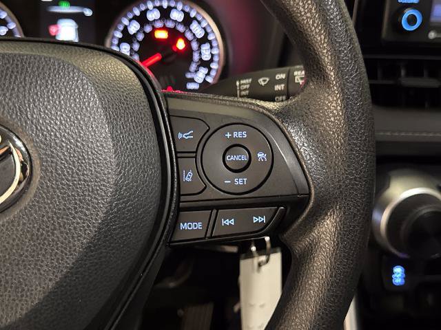 Used 2022 Toyota RAV4 LE AWD/4WD image 21