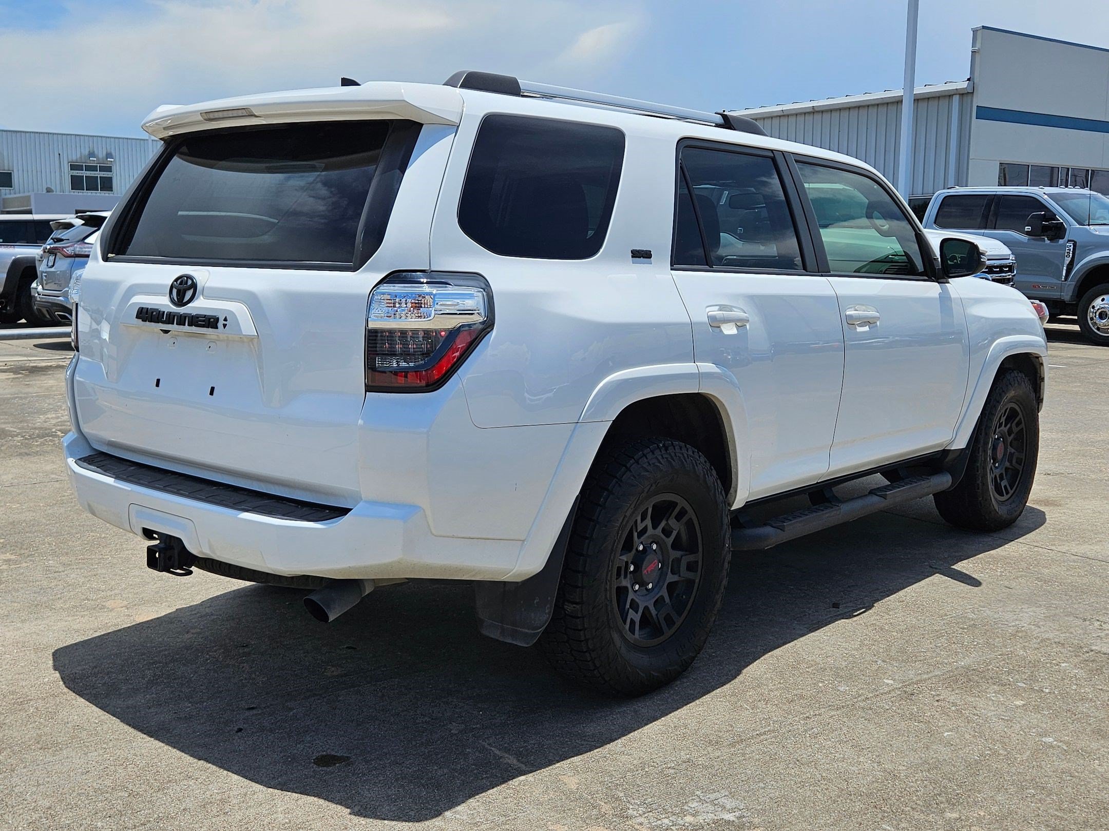 Used 2022 Toyota 4Runner SR5 Premium w/ Moonroof Package RWD image 3