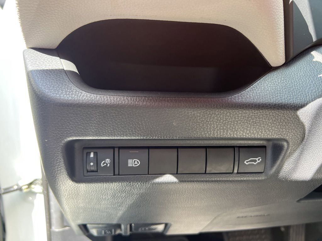 Used 2021 Toyota RAV4 XLE Premium image 26