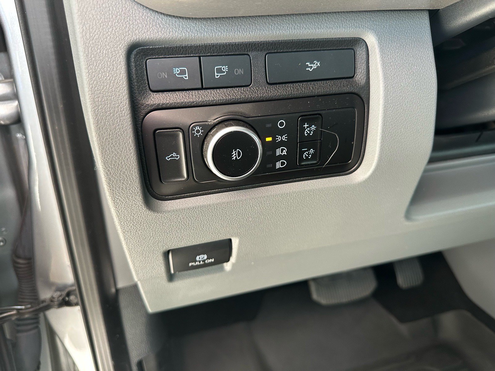 Certified 2023 Ford F250 XLT w/ XLT Premium Package AWD/4WD image 30