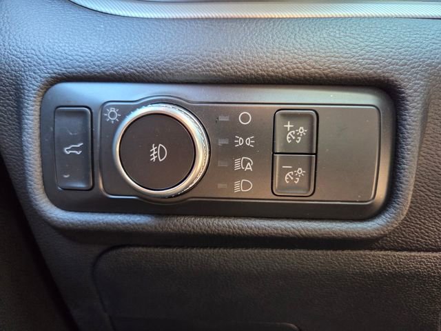 Certified 2020 Ford Explorer XLT w/ Equipment Group 202A image 24