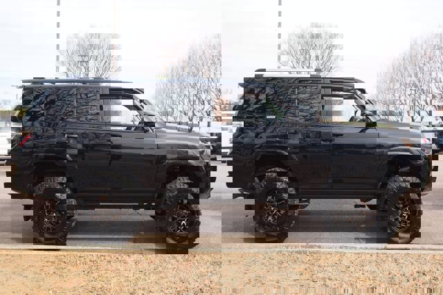 Used 2020 Toyota 4Runner SR5 Premium w/ Moonroof Package image 6