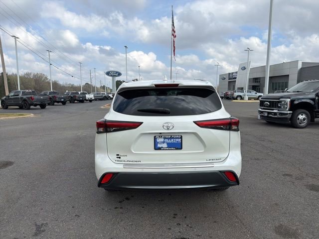 Used 2021 Toyota Highlander Limited FWD image 4