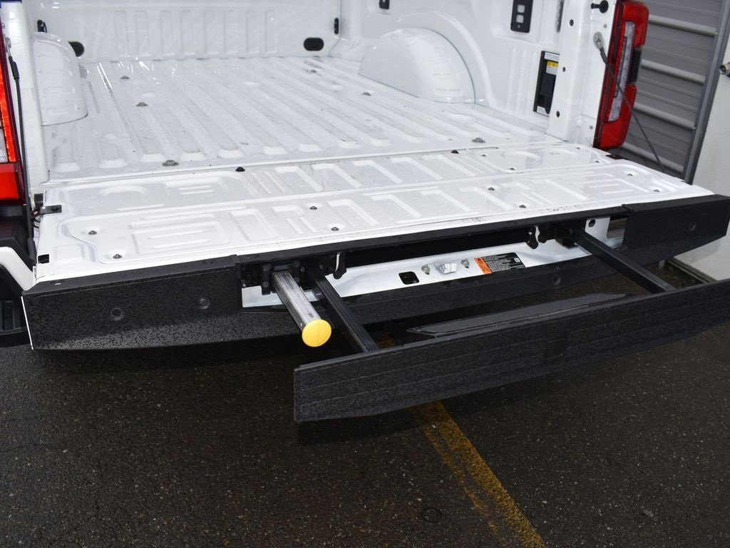 Certified 2024 Ford F350 Platinum w/ FX4 Off-Road Package image 26