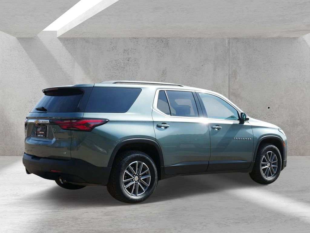 Used 2023 Chevrolet Traverse LT image 3