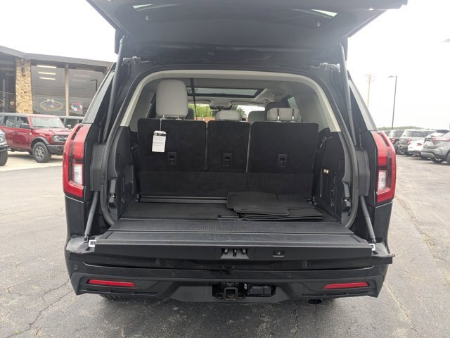 Certified 2025 Ford Expedition Active RWD image 33