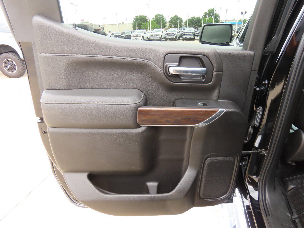 Used 2021 GMC Sierra 1500 SLT AWD/4WD image 17