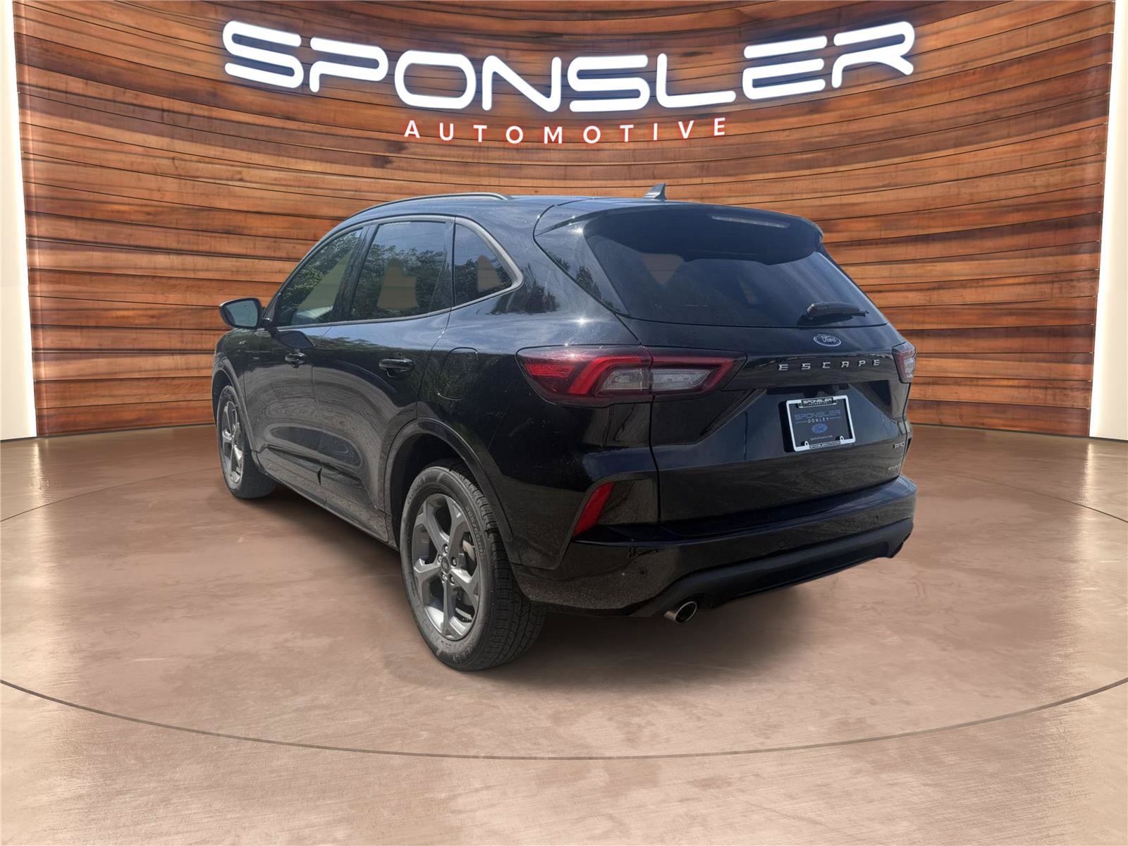 Certified 2023 Ford Escape ST-Line w/ Tech Pack #1 AWD/4WD image 4