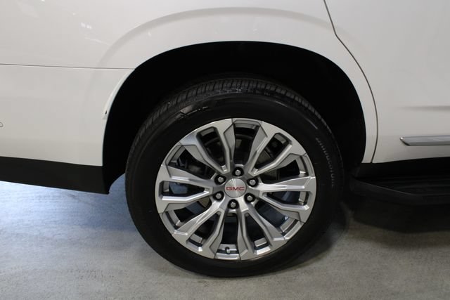 Used 2024 GMC Yukon Denali w/ Advanced Technology Package AWD/4WD image 28