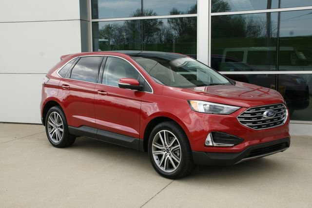 Certified 2022 Ford Edge Titanium w/ Class II Trailer Tow Package image 7