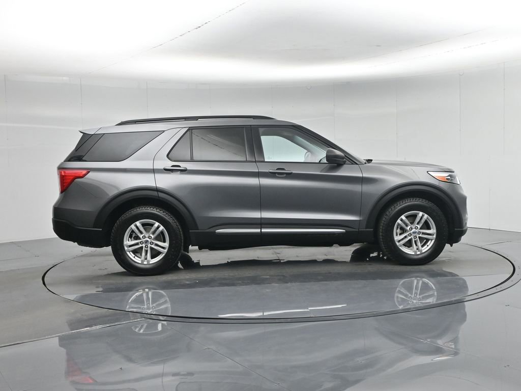 Certified 2022 Ford Explorer XLT w/ Equipment Group 202A image 10