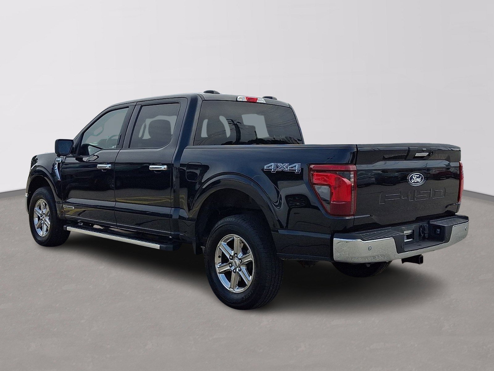 Certified 2024 Ford F150 XLT w/ Mobile Office Package image 4