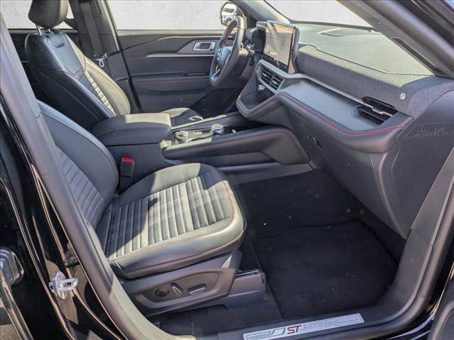 Certified 2025 Ford Explorer ST-Line image 18