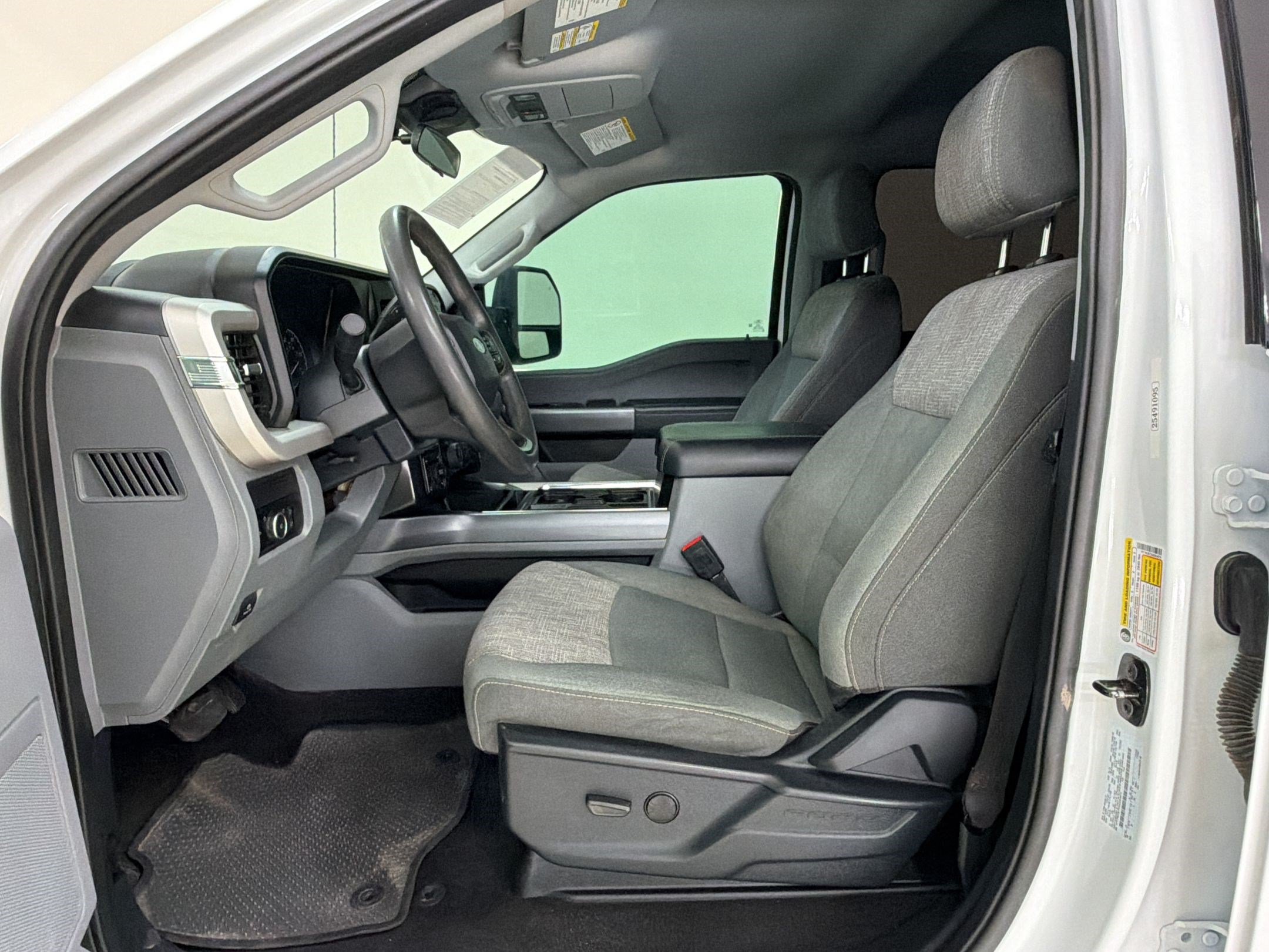 Certified 2025 Ford F250 XLT w/ FX4 Off-Road Package AWD/4WD image 5