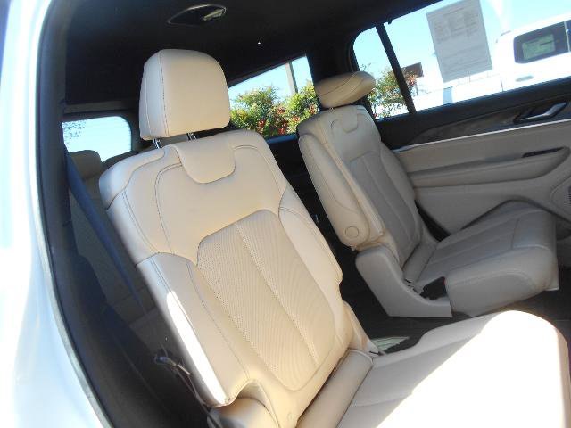 Used 2024 Jeep Grand Cherokee L Limited w/ Luxury Tech Group II AWD/4WD image 20