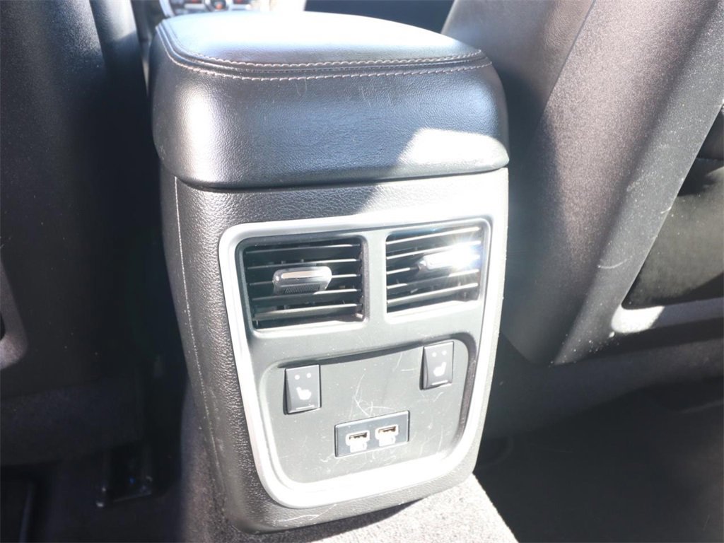 Used 2019 Chrysler 300 Limited image 12