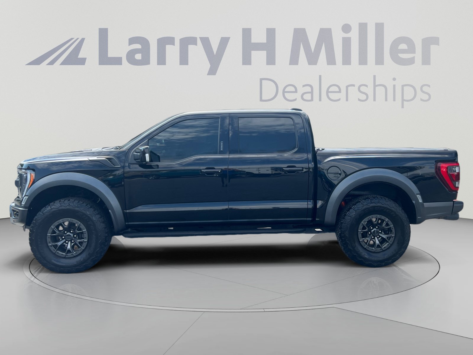 Certified 2022 Ford F150 Raptor w/ Raptor 37 Performance Package AWD/4WD image 2
