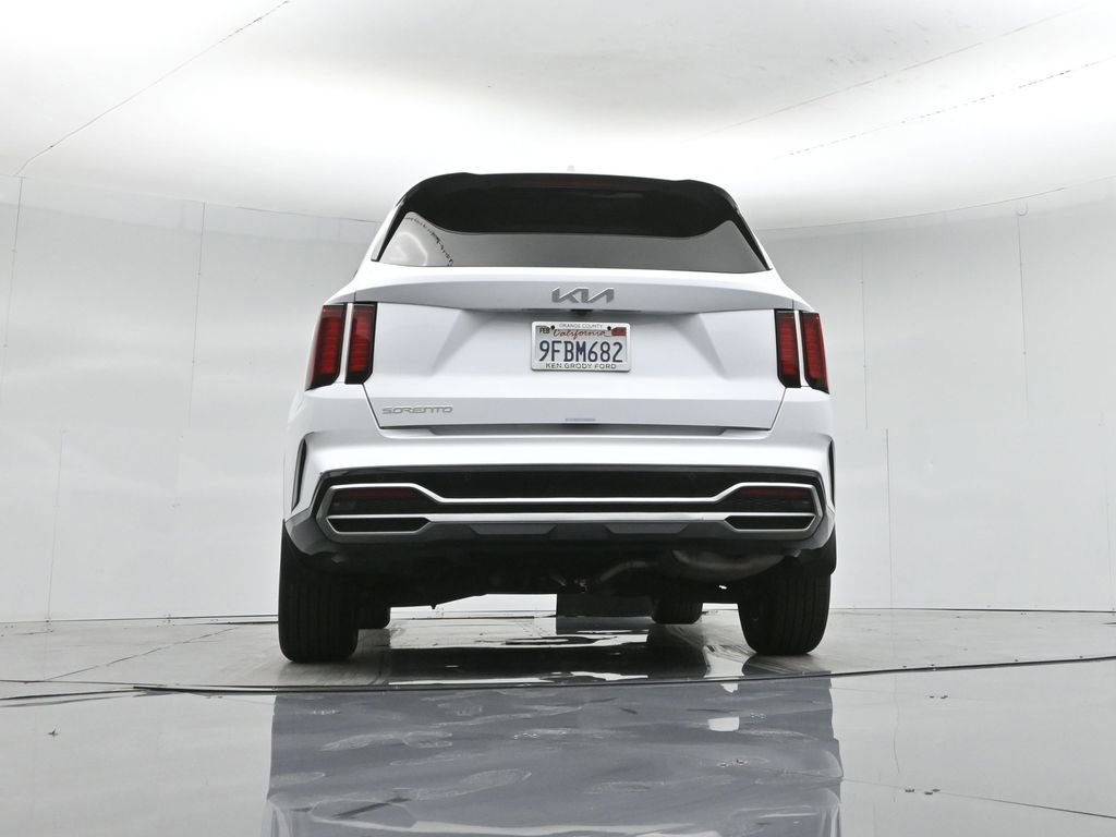 Used 2023 Kia Sorento S w/ Panoramic Sunroof Package image 16