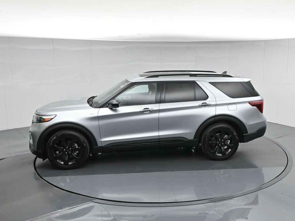 Certified 2023 Ford Explorer ST-Line w/ Class IV Trailer Tow Package RWD image 47
