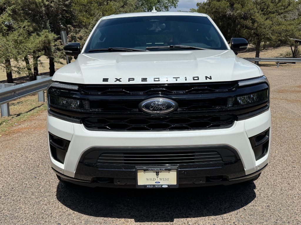 Certified 2022 Ford Expedition Max Limited AWD/4WD image 2