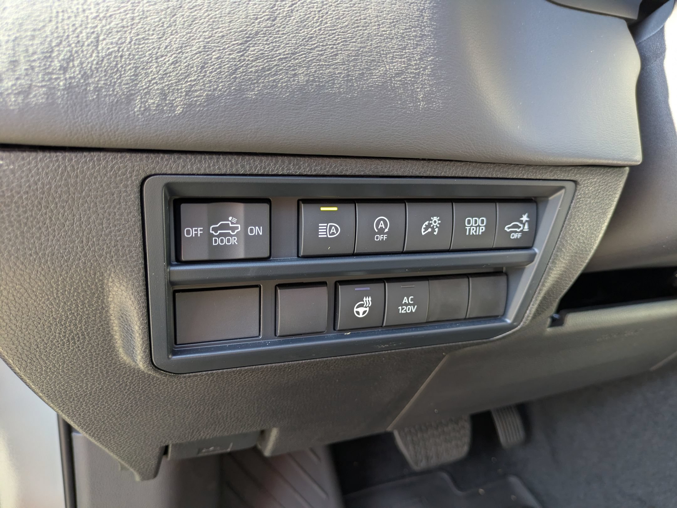 Used 2025 Toyota Tundra Platinum AWD/4WD image 17