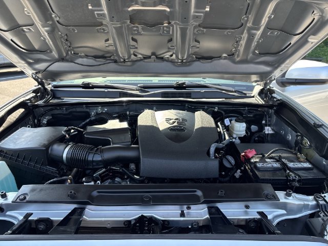 Used 2022 Toyota Tacoma SR5 AWD/4WD image 24
