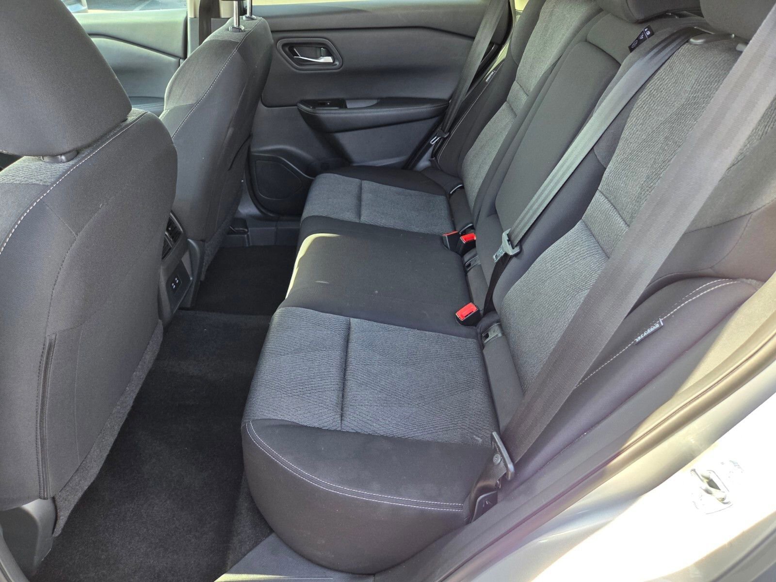 Used 2024 Nissan Rogue SV image 11