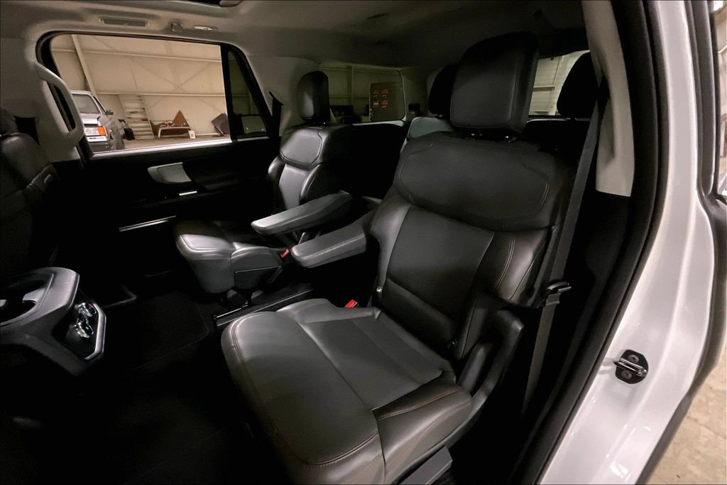 Certified 2025 Ford Expedition Active AWD/4WD image 25