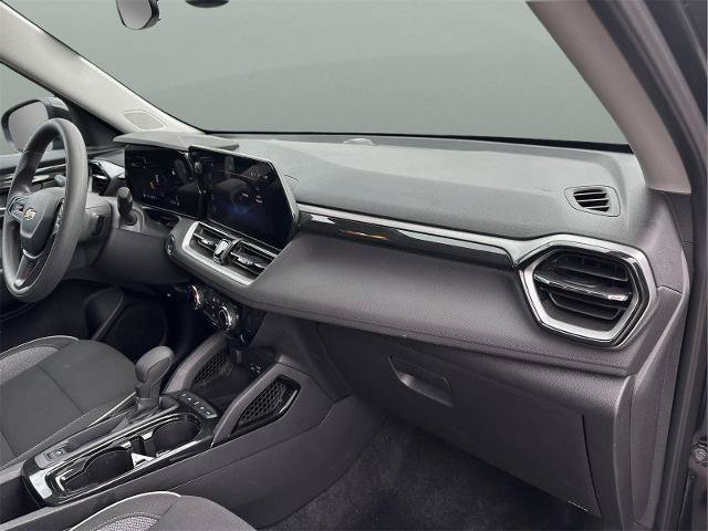 Used 2025 Chevrolet TrailBlazer LT AWD/4WD image 17