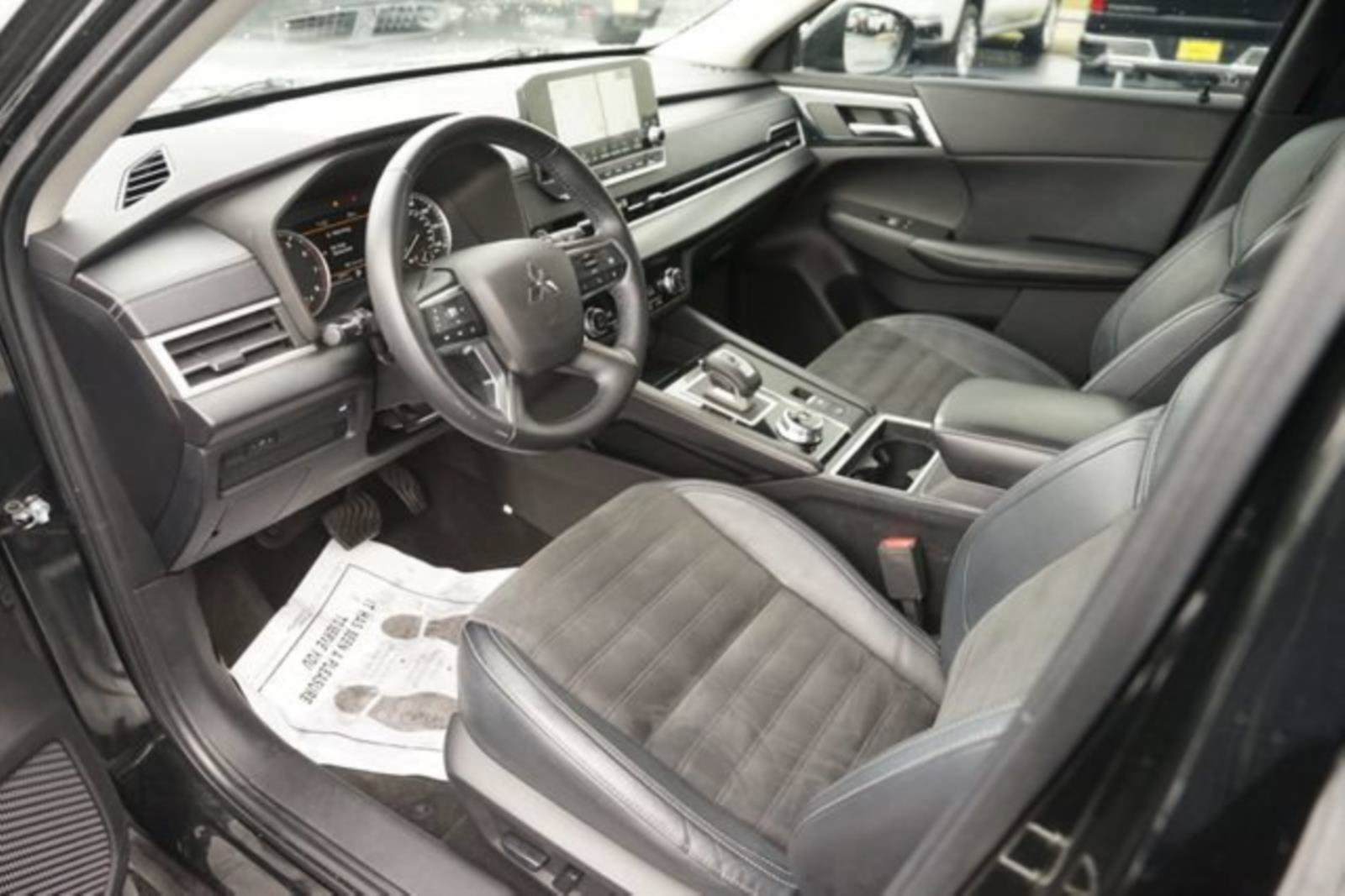 Used 2022 Mitsubishi Outlander SE FWD image 8