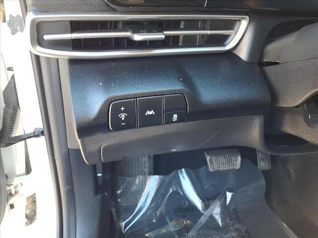 Used 2021 Hyundai Elantra SEL w/ Convenience + Premium Package image 24