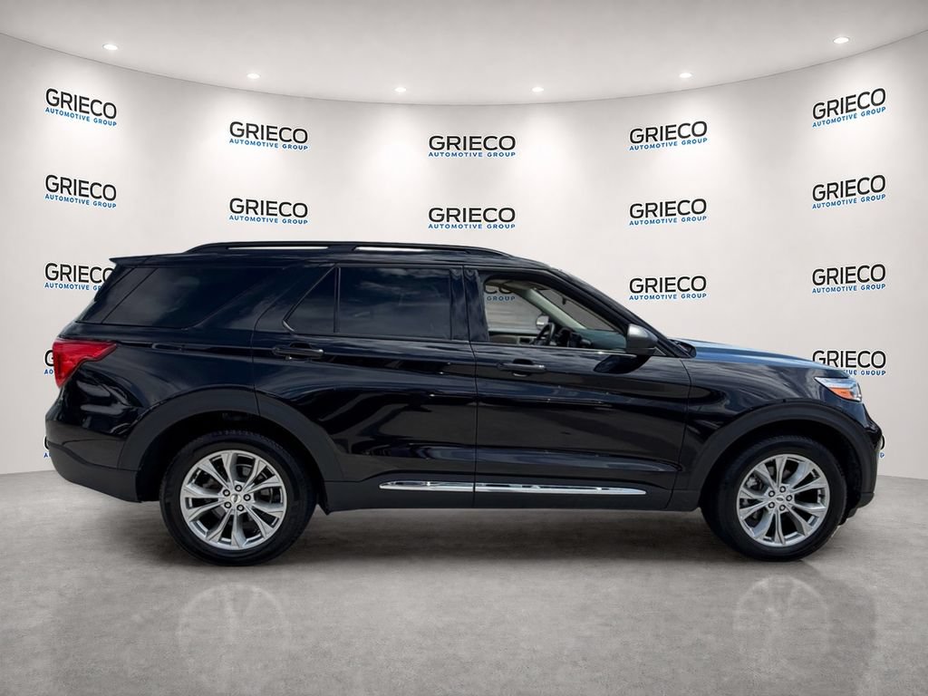 Certified 2024 Ford Explorer XLT w/ Equipment Group 202A AWD/4WD image 8