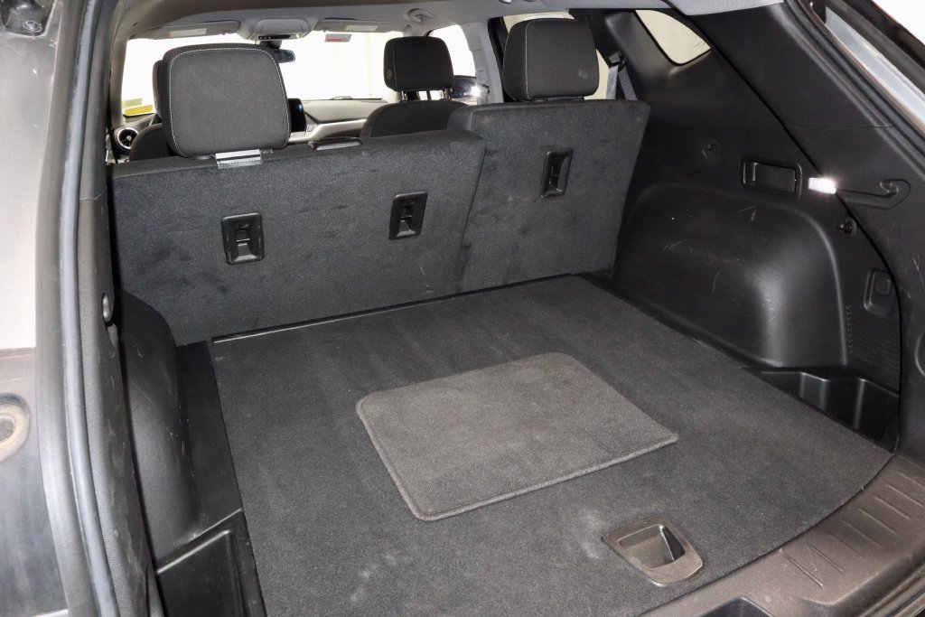 Used 2025 Chevrolet Blazer LT FWD image 15
