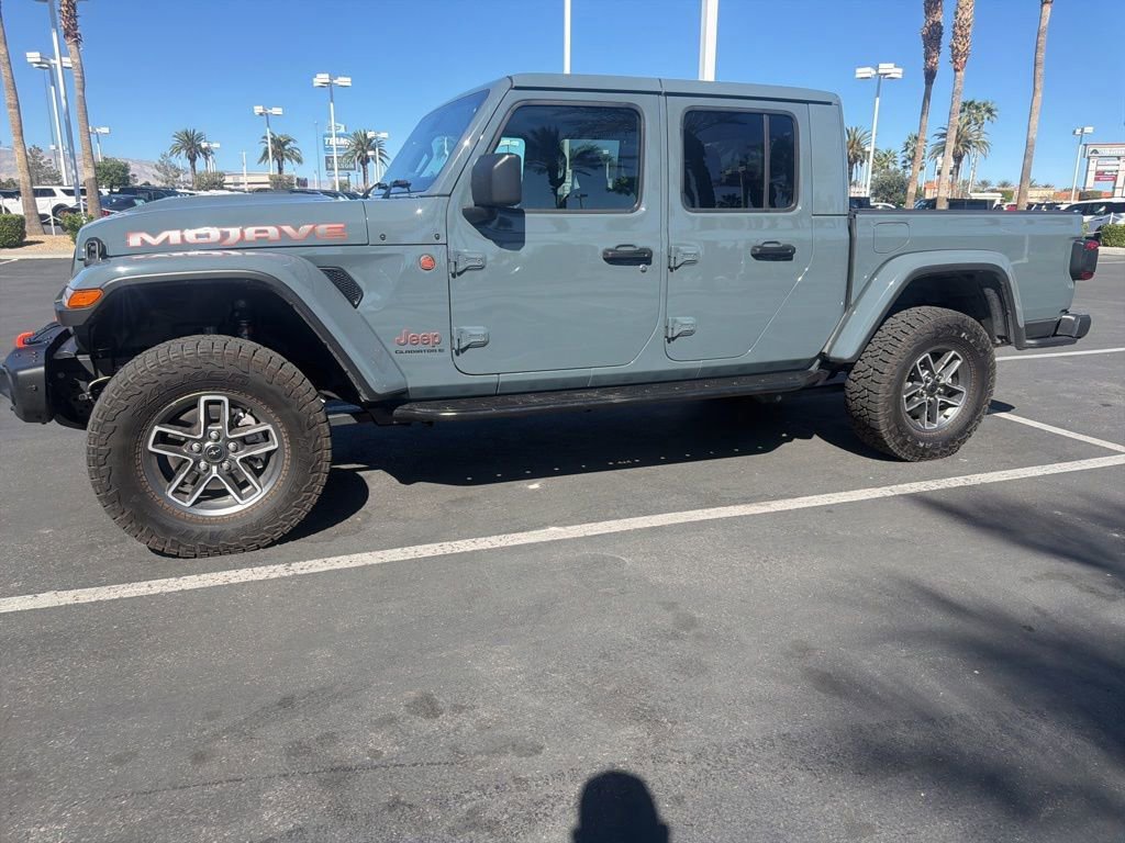 Used 2025 Jeep Gladiator Mojave image 1