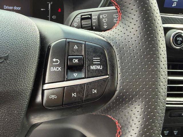 Certified 2025 Ford Escape ST-Line Select AWD/4WD image 37