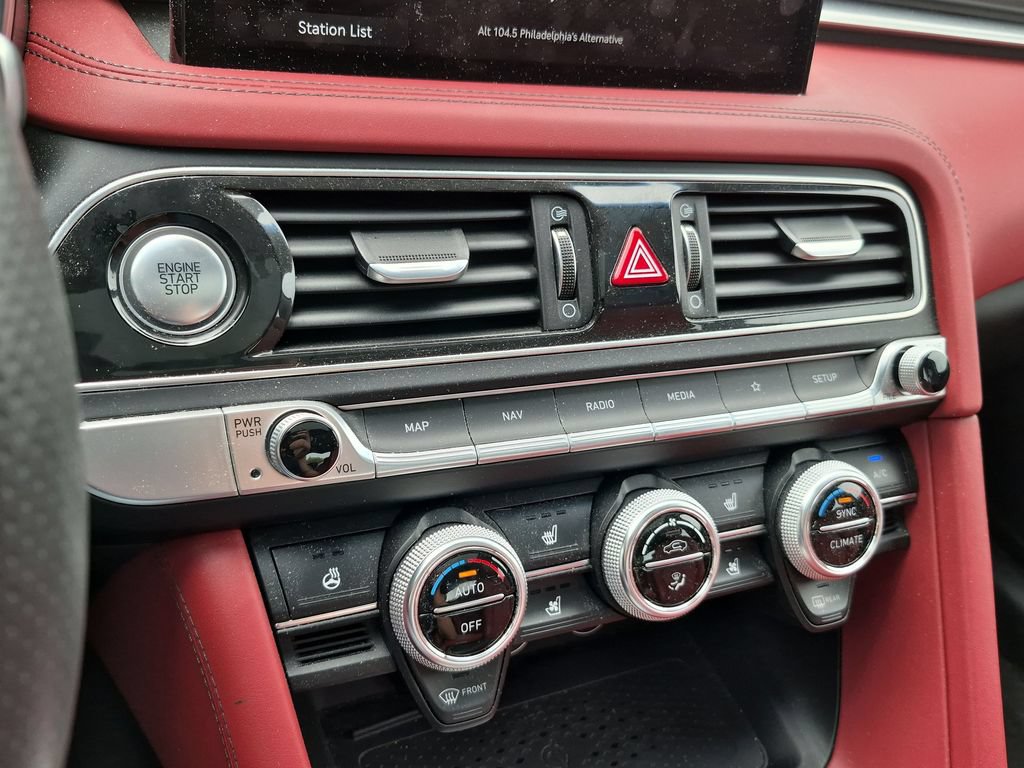 Used 2022 Genesis G70 3.3T Launch Edition AWD/4WD image 27