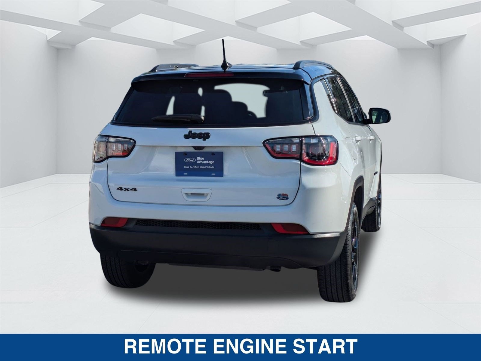 Used 2024 Jeep Compass Latitude w/ Convenience Group image 4