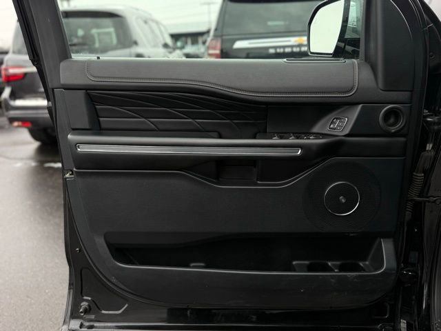 Certified 2019 Ford Expedition Platinum image 8