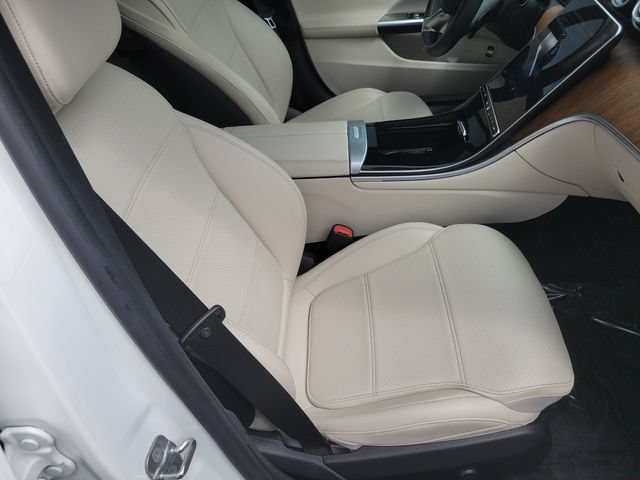 Used 2023 Mercedes-Benz C 300 Sedan image 17