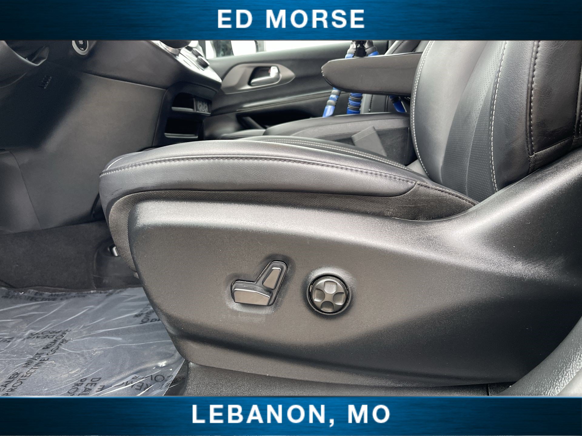 Used 2025 Chrysler Pacifica Select FWD image 33
